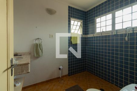 Casa para alugar com 245m², 2 quartos e 4 vagasBanheiro da Suíte 2