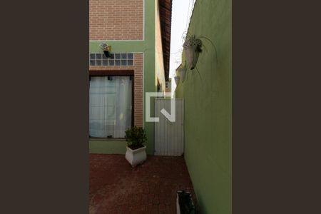 Área Externa de casa para alugar com 2 quartos, 245m² em Vila Maria Auxiliadora, Embu das Artes