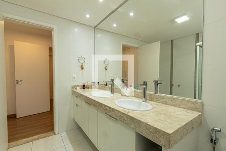 Apartamento para alugar com 150m², 3 quartos e 3 vagas Apartamento para alugar com 150m², 3 quartos e 3 vagasBanheiro Suíte 2