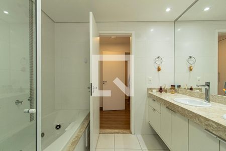 Apartamento para alugar com 150m², 3 quartos e 3 vagas Apartamento para alugar com 150m², 3 quartos e 3 vagasBanheiro Suíte 2