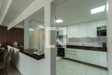 Apartamento para alugar com 150m², 3 quartos e 3 vagas Apartamento para alugar com 150m², 3 quartos e 3 vagasCozinha