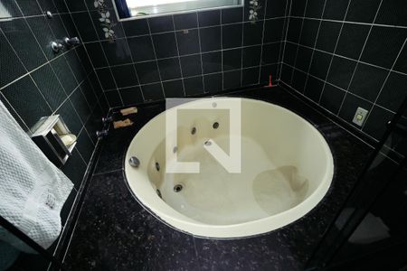 Casa à venda com 276m², 3 quartos e 7 vagasSuíte 2