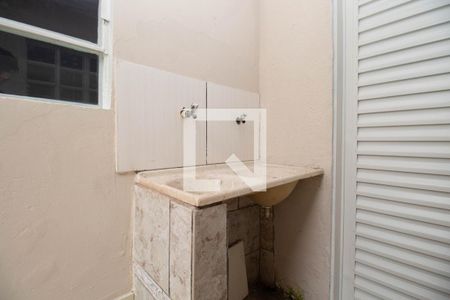 Casa para alugar com 40m², 2 quartos e 1 vaga Casa para alugar com 40m², 2 quartos e 1 vagaÁrea de Serviço