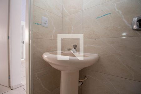 Casa para alugar com 60m², 3 quartos e 1 vaga Casa para alugar com 60m², 3 quartos e 1 vagaBanheiro Social