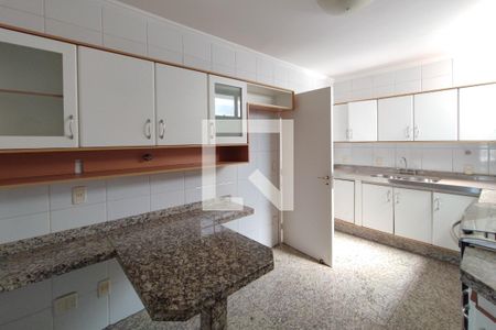 Apartamento à venda com 300m², 4 quartos e 2 vagasCozinha
