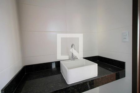 Banheiro de apartamento à venda com 1 quarto, 146m² em Funcionários, Belo Horizonte