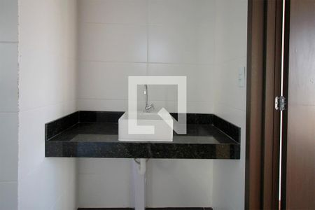 Banheiro de apartamento à venda com 1 quarto, 146m² em Funcionários, Belo Horizonte