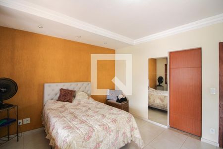 Suíte de casa à venda com 3 quartos, 225m² em Santa Monica, Belo Horizonte