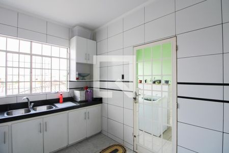 Casa à venda com 225m², 3 quartos e 2 vagasCozinha
