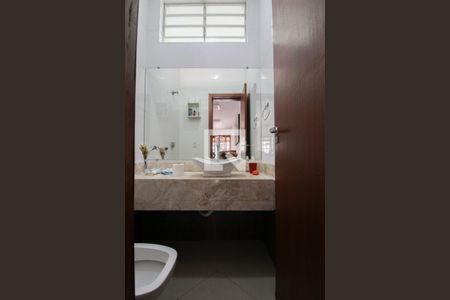 Casa à venda com 225m², 3 quartos e 2 vagasLavabo