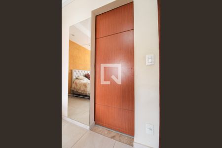 Casa à venda com 225m², 3 quartos e 2 vagasCloset da suíte