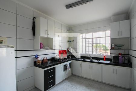 Casa à venda com 225m², 3 quartos e 2 vagasCozinha