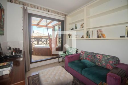 Casa à venda com 130m², 3 quartos e 2 vagas Casa à venda com 130m², 3 quartos e 2 vagasSótão