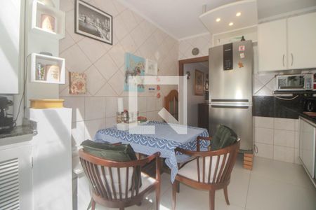 Casa à venda com 130m², 3 quartos e 2 vagas Casa à venda com 130m², 3 quartos e 2 vagasCozinha e Área de Serviço