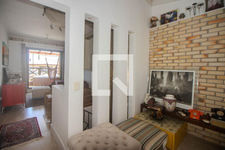 Casa à venda com 130m², 3 quartos e 2 vagas Casa à venda com 130m², 3 quartos e 2 vagasSótão