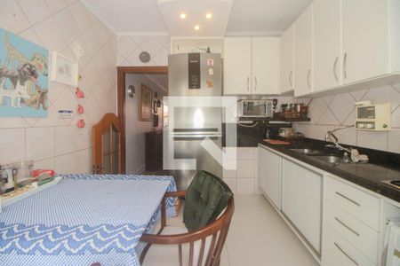 Casa à venda com 130m², 3 quartos e 2 vagas Casa à venda com 130m², 3 quartos e 2 vagasCozinha e Área de Serviço