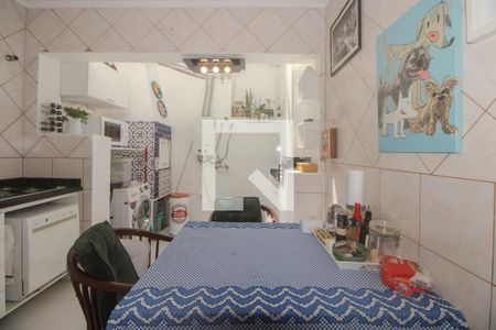 Casa à venda com 130m², 3 quartos e 2 vagas Casa à venda com 130m², 3 quartos e 2 vagasCozinha e Área de Serviço