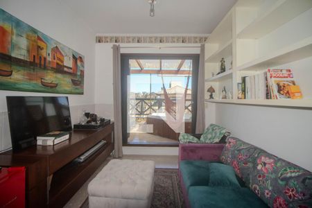 Casa à venda com 130m², 3 quartos e 2 vagas Casa à venda com 130m², 3 quartos e 2 vagasSótão