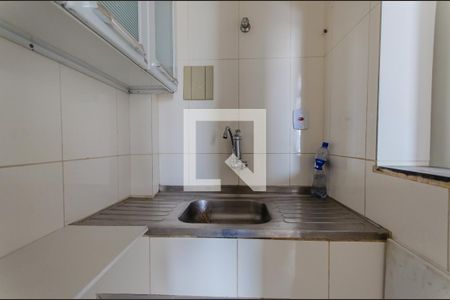 Cozinha de apartamento para alugar com 1 quarto, 22m² em Sé, São Paulo