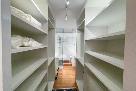 Apartamento para alugar com 57m², 1 quarto e 1 vaga Apartamento para alugar com 57m², 1 quarto e 1 vagaCloset