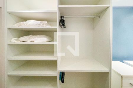 Apartamento para alugar com 57m², 1 quarto e 1 vaga Apartamento para alugar com 57m², 1 quarto e 1 vagaCloset