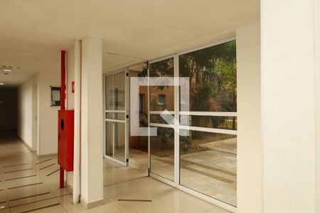 Apartamento para alugar com 38m², 2 quartos e sem vagaÁrea comum - Saguão do Prédio