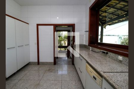 Casa à venda com 400m², 4 quartos e 3 vagasCozinha
