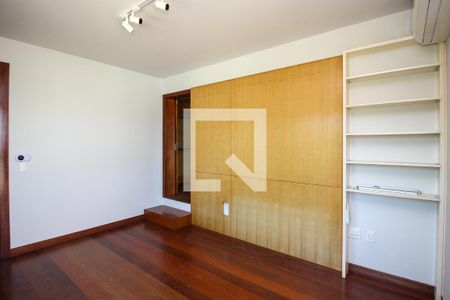 Casa à venda com 400m², 4 quartos e 3 vagasQuarto 1