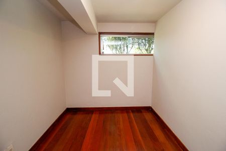 Casa à venda com 400m², 4 quartos e 3 vagasQuarto de Serviço