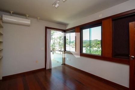 Casa à venda com 400m², 4 quartos e 3 vagasQuarto 1