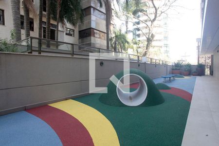 Apartamento à venda com 221m², 3 quartos e 3 vagasÁrea comum - Playground