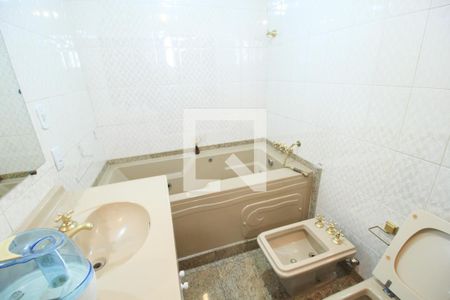 Apartamento à venda com 190m², 3 quartos e 3 vagasBanheiro/Suíte 1