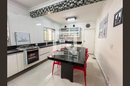 Casa à venda com 125m², 3 quartos e 2 vagasCozinha