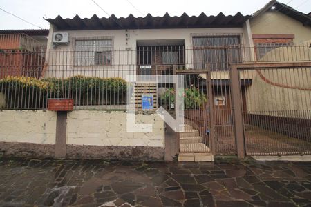 Casa à venda com 194m², 3 quartos e 2 vagas Casa à venda com 194m², 3 quartos e 2 vagasFachada