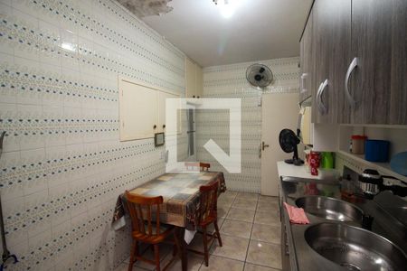 Casa à venda com 194m², 3 quartos e 2 vagas Casa à venda com 194m², 3 quartos e 2 vagasCozinha