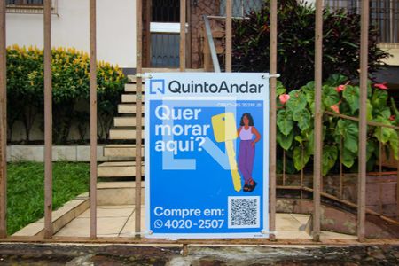 Casa à venda com 194m², 3 quartos e 2 vagas Casa à venda com 194m², 3 quartos e 2 vagasPlaquinha