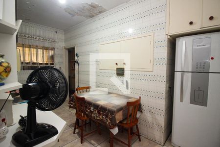 Casa à venda com 194m², 3 quartos e 2 vagas Casa à venda com 194m², 3 quartos e 2 vagasCozinha