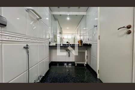 Apartamento à venda com 286m², 3 quartos e 3 vagasBanheiro da Suíte