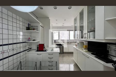 Apartamento à venda com 286m², 3 quartos e 3 vagasCozinha