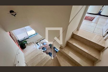 Apartamento à venda com 286m², 3 quartos e 3 vagasEscada