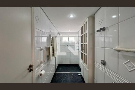 Apartamento à venda com 286m², 3 quartos e 3 vagasBanheiro da Suíte