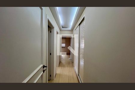 Apartamento à venda com 286m², 3 quartos e 3 vagasCorredor