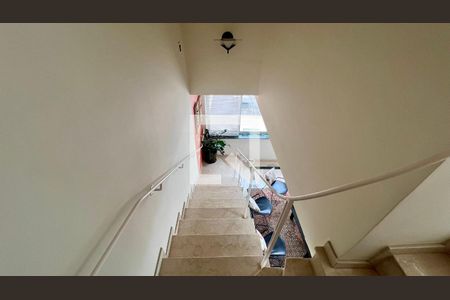 Apartamento à venda com 286m², 3 quartos e 3 vagasEscada