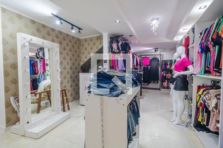 Casa à venda com 180m², 2 quartos e 4 vagas Casa à venda com 180m², 2 quartos e 4 vagasSala Comercial (Térreo)