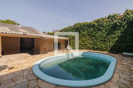 Casa à venda com 180m², 2 quartos e 4 vagas Casa à venda com 180m², 2 quartos e 4 vagasQuintal