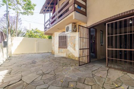 Casa à venda com 180m², 2 quartos e 4 vagas Casa à venda com 180m², 2 quartos e 4 vagasGaragem