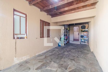 Casa à venda com 180m², 2 quartos e 4 vagas Casa à venda com 180m², 2 quartos e 4 vagasGaragem