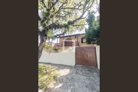 Casa à venda com 180m², 2 quartos e 4 vagas Casa à venda com 180m², 2 quartos e 4 vagasFachada