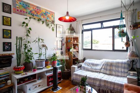 Sala de apartamento para alugar com 3 quartos, 58m² em Serra, Belo Horizonte