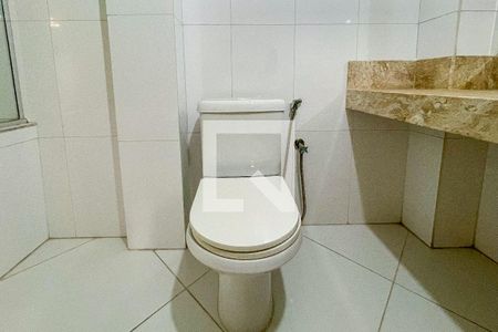 Apartamento à venda com 137m², 2 quartos e 1 vaga Apartamento à venda com 137m², 2 quartos e 1 vagaBanheiro da Suíte